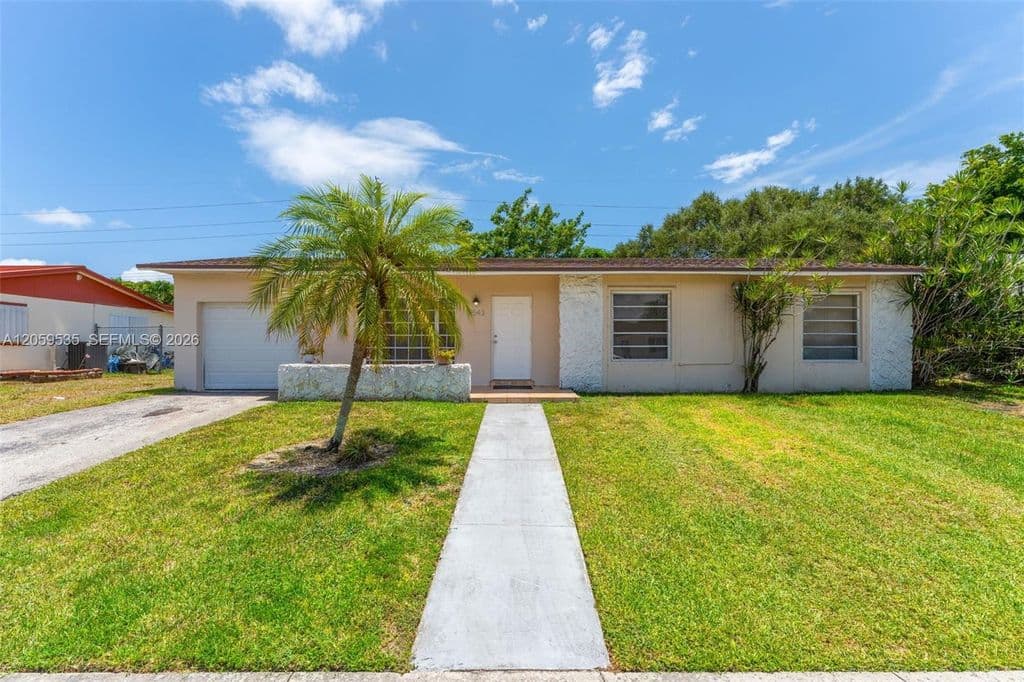 3-bedroom Single-Family Home — 15543 SW 107th Ct