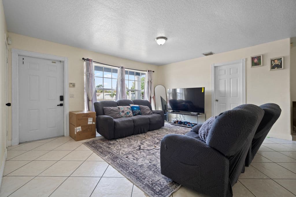 4+1 Müstakil ev — 5772 N Haverhill Road N