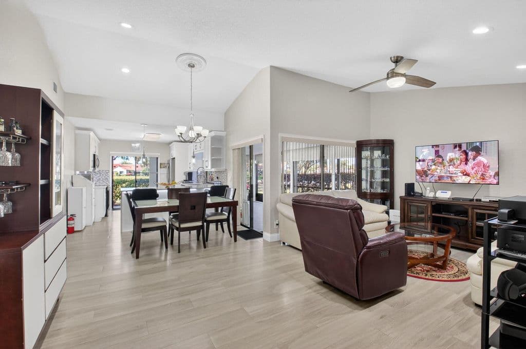 3+1 Müstakil ev — 5750 Parkwalk Circle E