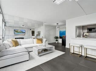 2+1 Condo — 430 Golden Isles Dr APT 201, Hallandale, 33009