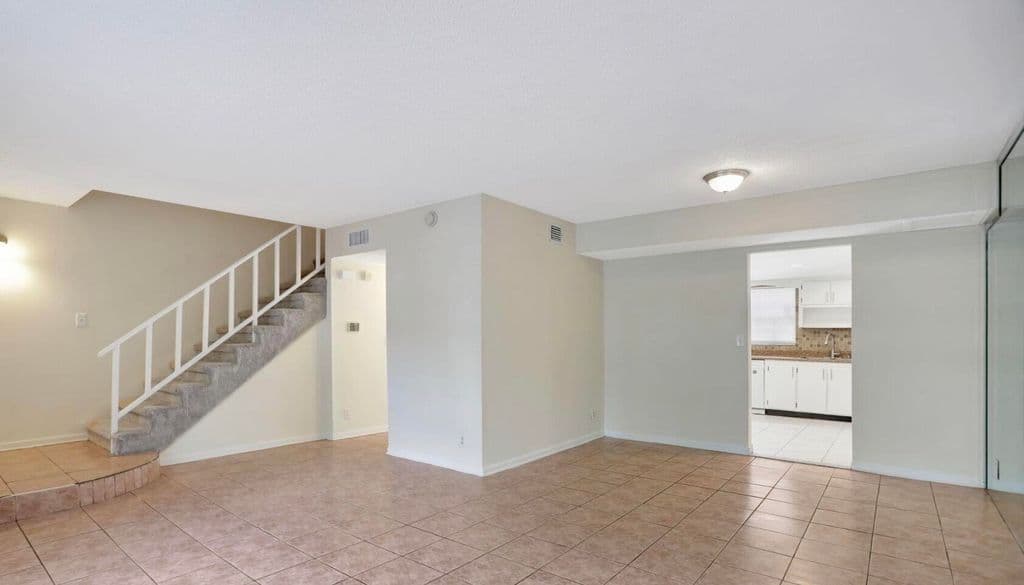 3+1 Mülk — 3056 Riverside Drive #c6