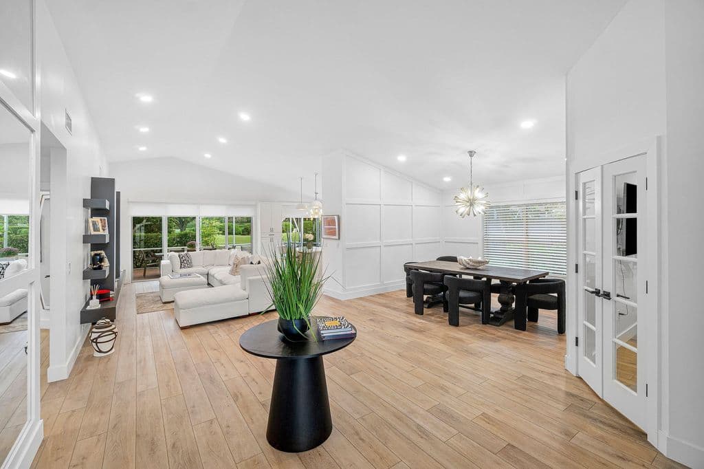 3-bedroom Single-Family Home — 7164 VIA PALOMAR
