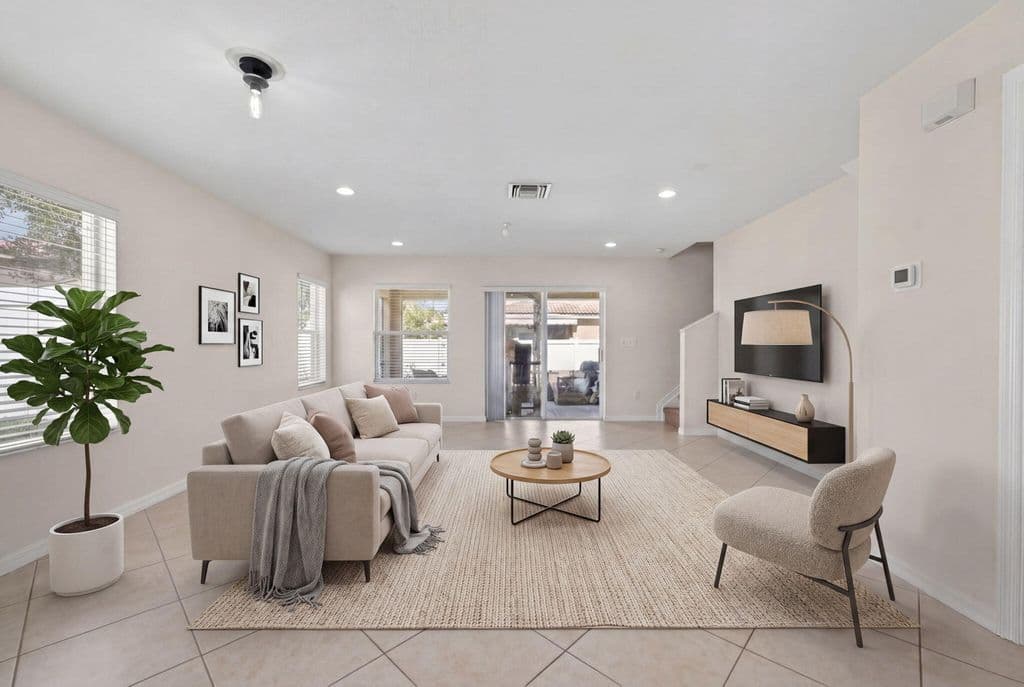3+1 Mülk — 5951 Manchester Way