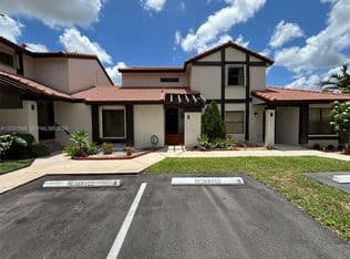 3-bedroom Condo — 14950 SW 49th Ln #7C, Miami, 33185