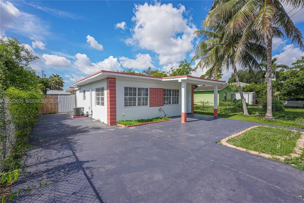 4-bedroom Single-Family Home — 2002 NW 87th St