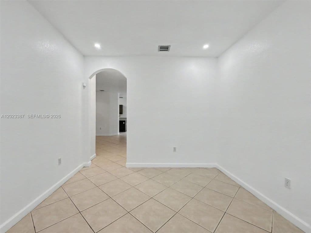 3+1 Mülk — 9267 SW 220th Ter