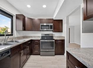 4-bedroom Townhouse — 1451 NW 92nd Ave #191, Hollywood, 33024