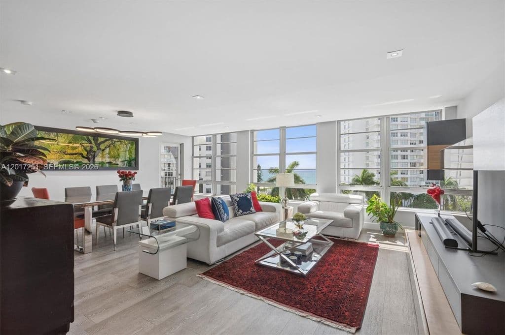 2+1 Condo — 5660 Collins Ave APT 6C
