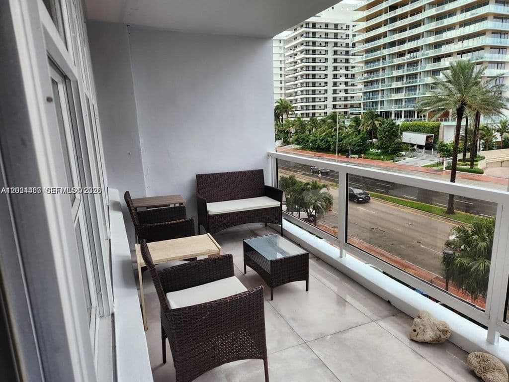 2-bedroom Condo — 5700 Collins Ave APT 4N