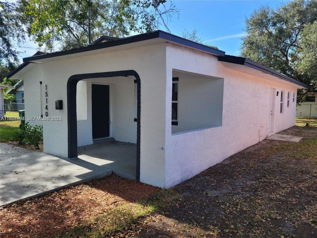 3-bedroom Single-Family Home — 15140 NW 18th Ave