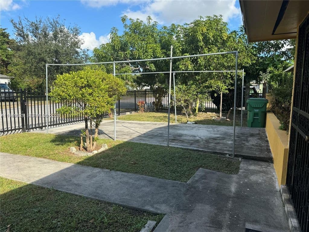 3+1 Müstakil ev — 2000 NW 131st St