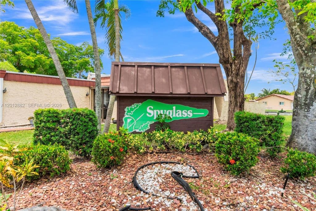 2+1 Condo — 9820 NW 65th Ct #B13