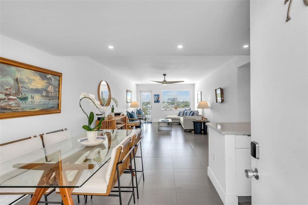 1+1 Condo — 730 Pennsylvania Ave APT 705