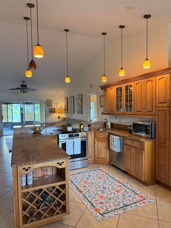 3+1 Müstakil ev — 8499 Lakepoint Court