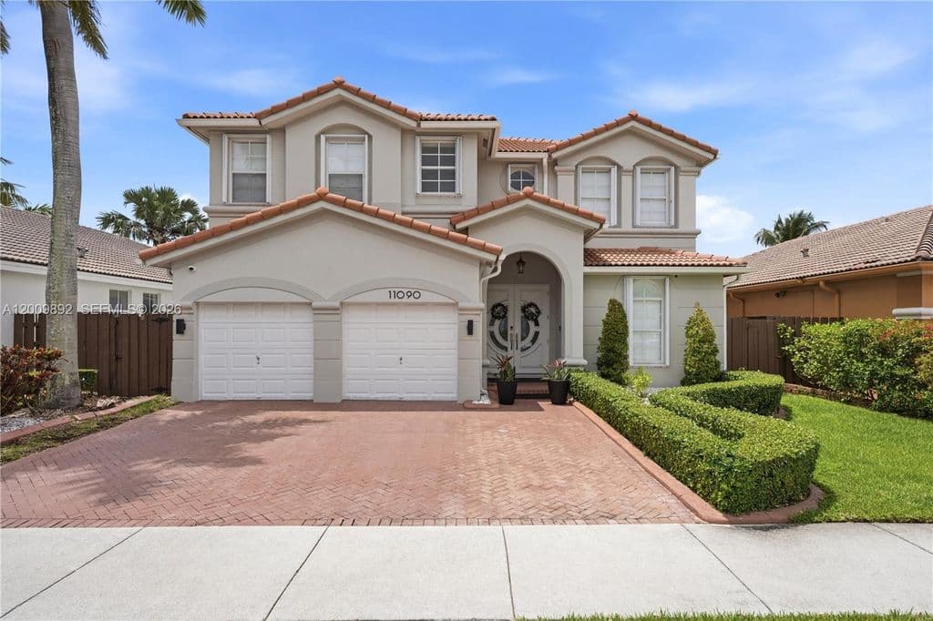 4+1 Müstakil ev — 11090 NW 84th St