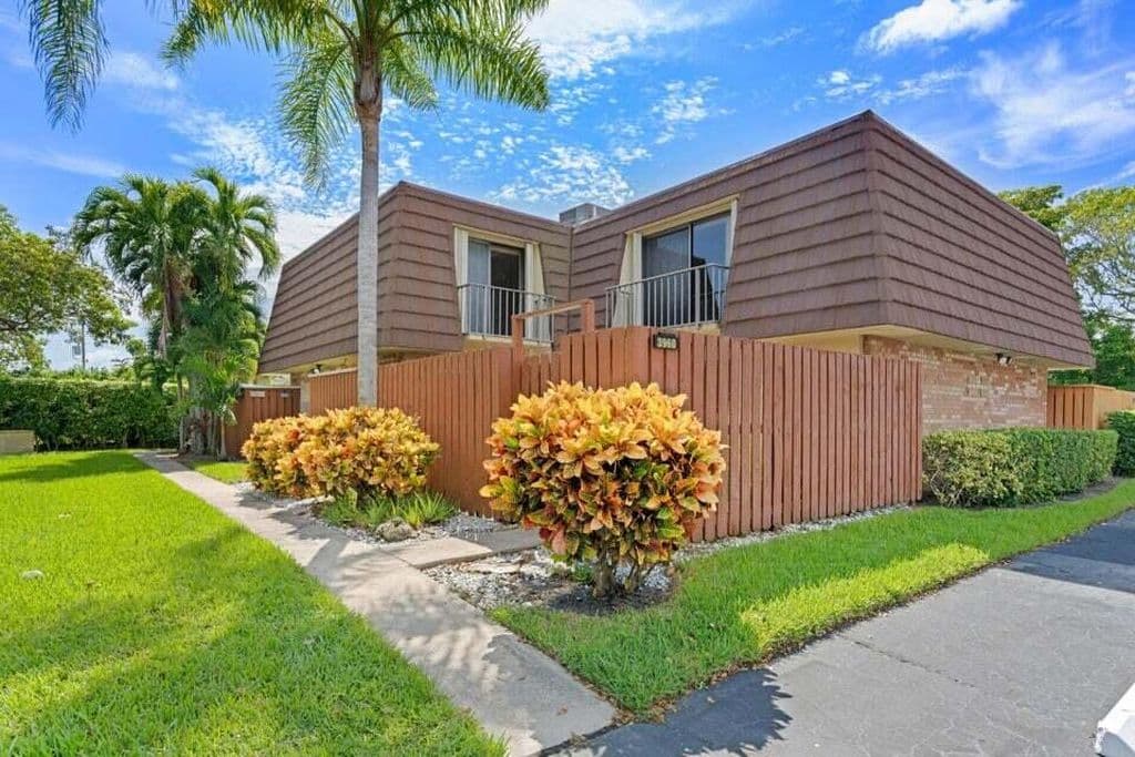 2-bedroom Property — 3960 August Drive