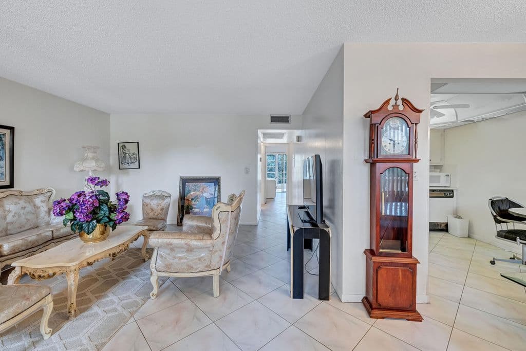 2+1 Condo — 1902 Bermuda Circle #L2