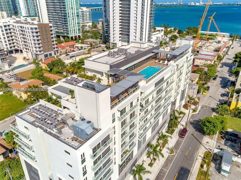 2-bedroom Condo — 321 NE 26th St Unit 512