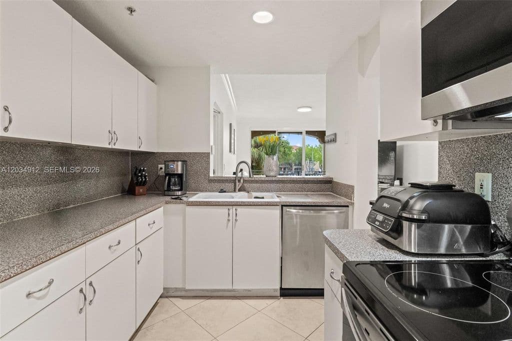 2+1 Condo — 6540 NW 114th Ave APT 1423