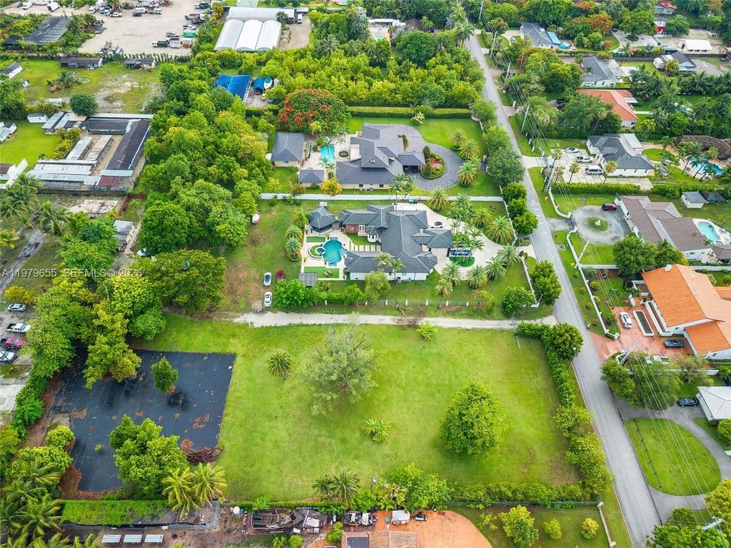 4+1 Müstakil ev — 11950 SW 43rd St