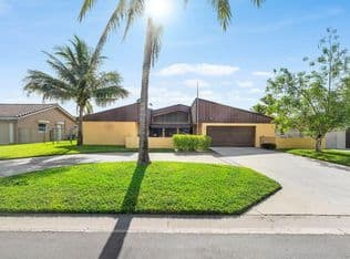 3-bedroom Single-Family Home — 168 MEADOWLARK Drive, Royal Palm Beach, 33411