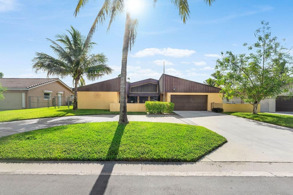 3-bedroom Single-Family Home — 168 MEADOWLARK Drive