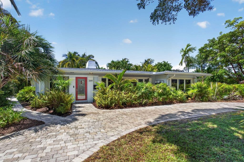 5-bedroom Single-Family Home — 2614 NE 15th Street