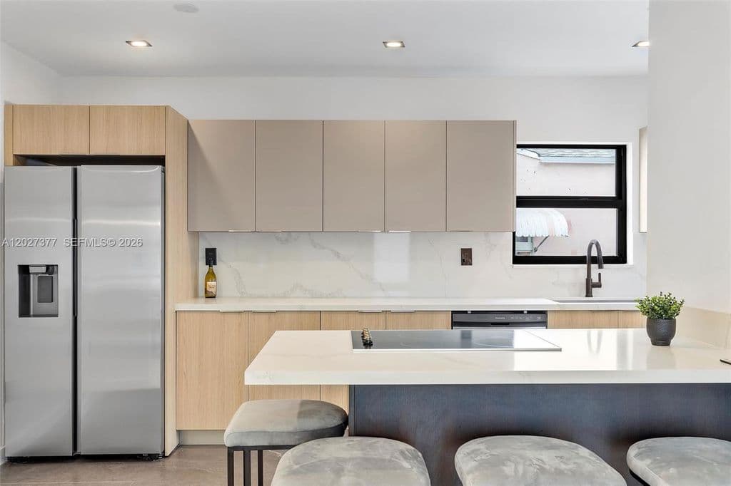 3+1 Müstakil ev — 501 NW 46th St