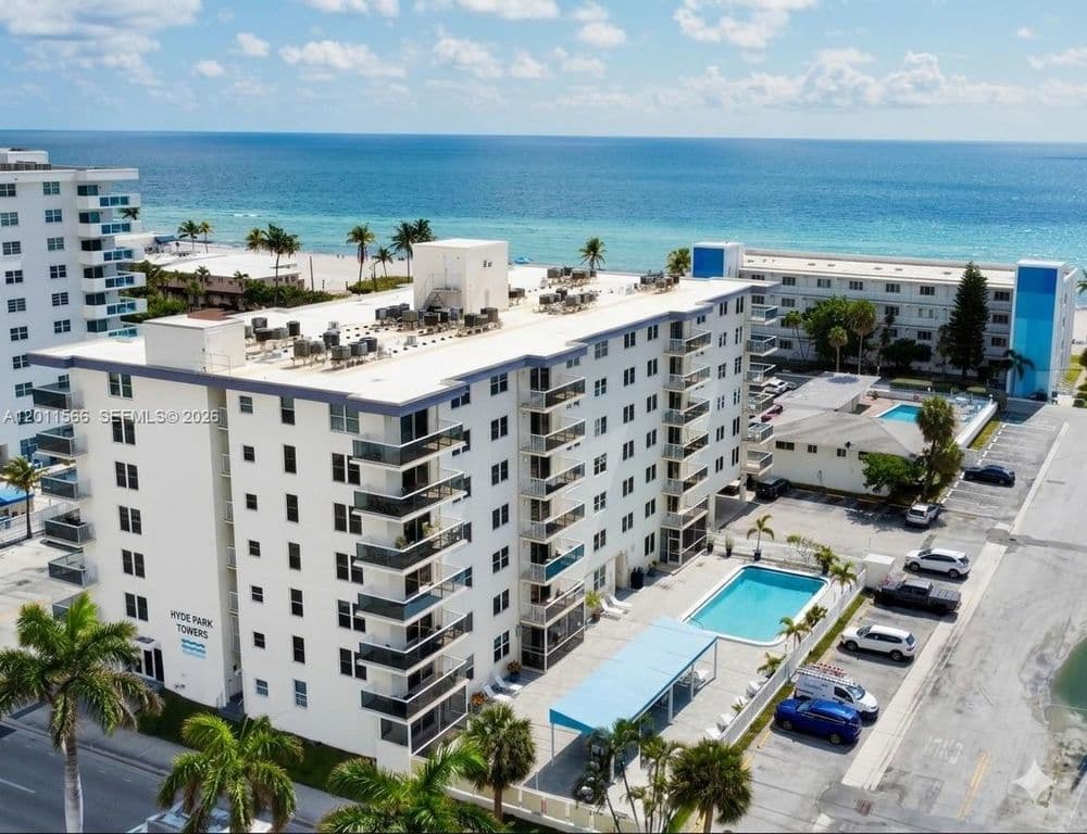 1+1 Condo — 1801 S Ocean Dr APT 203