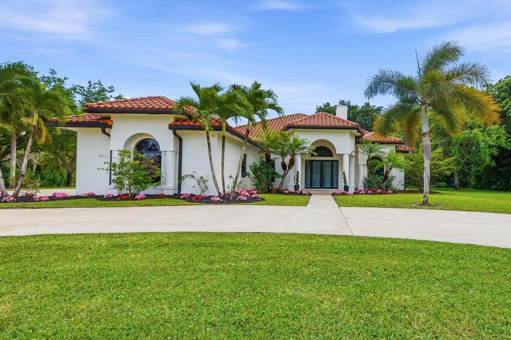 4-bedroom Single-Family Home — 8717 Estate Drive