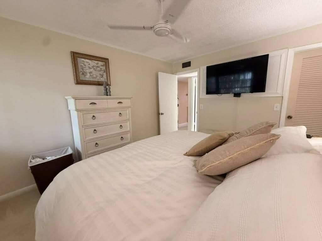 2-bedroom Condo — 43 NORMANDY A #43