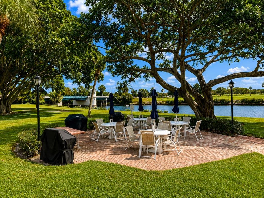 1+1 Condo — 308 Golfview Road #405