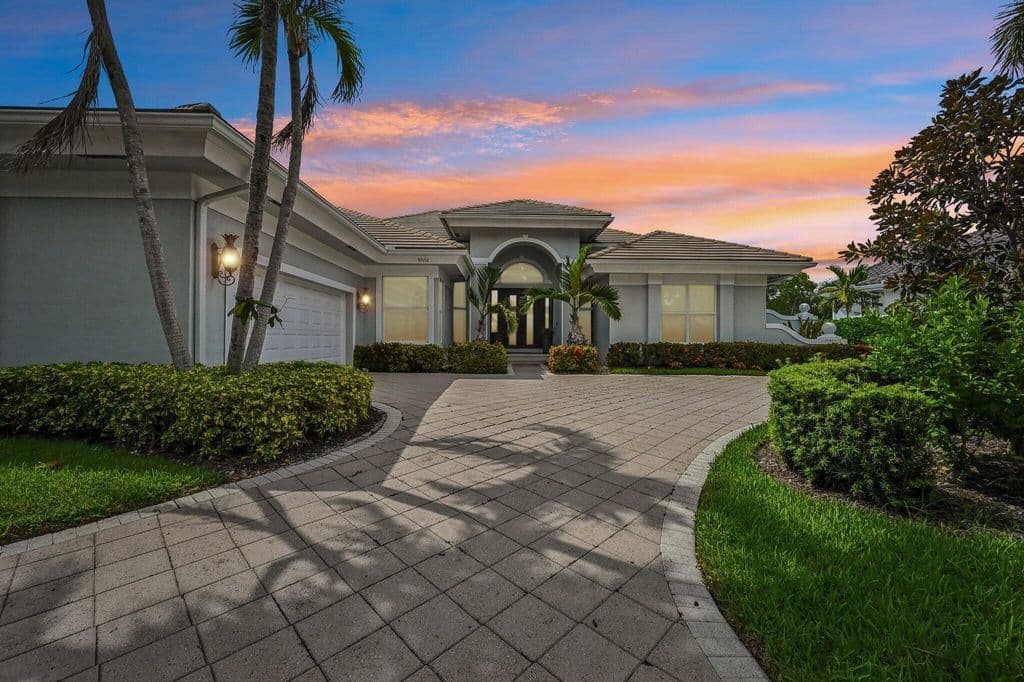 4-bedroom Single-Family Home — 8651 SE Somerset Island Way