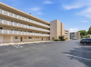 1+1 Condo — 1025 SE 2nd Ave APT 406, Dania Beach, 33004