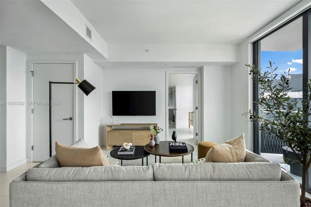 2-bedroom Condo — 501 NE 31st St Unit 3409