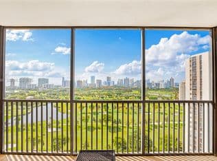 2-bedroom Condo — 20301 W Country Club Dr APT 2228, Aventura, 33180