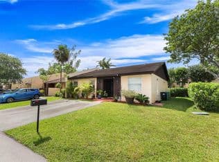 3+1 Townhouse — 12316 SW 119th Ln, Miami, 33186