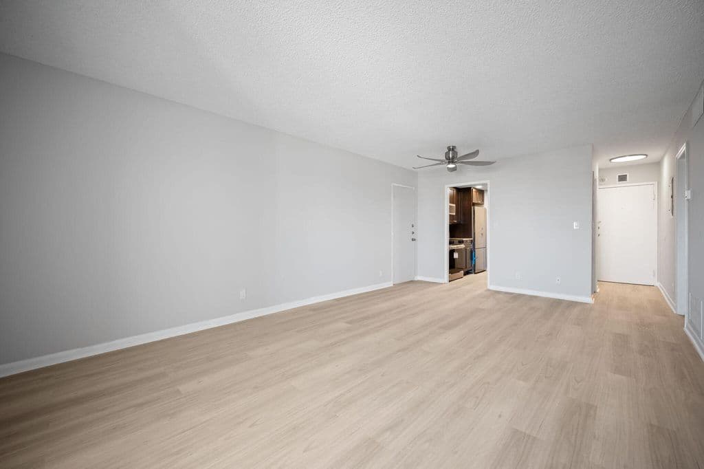2-bedroom Condo — 900 NE 18th Avenue #1407