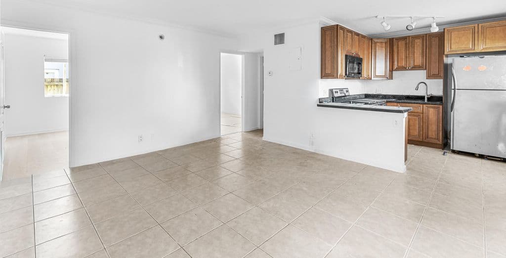 2-bedroom Condo — 2655 NE 8th Avenue #106