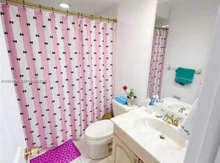 2+1 Condo — 13953 Kendale Lakes Cir #410B, Miami, 33183