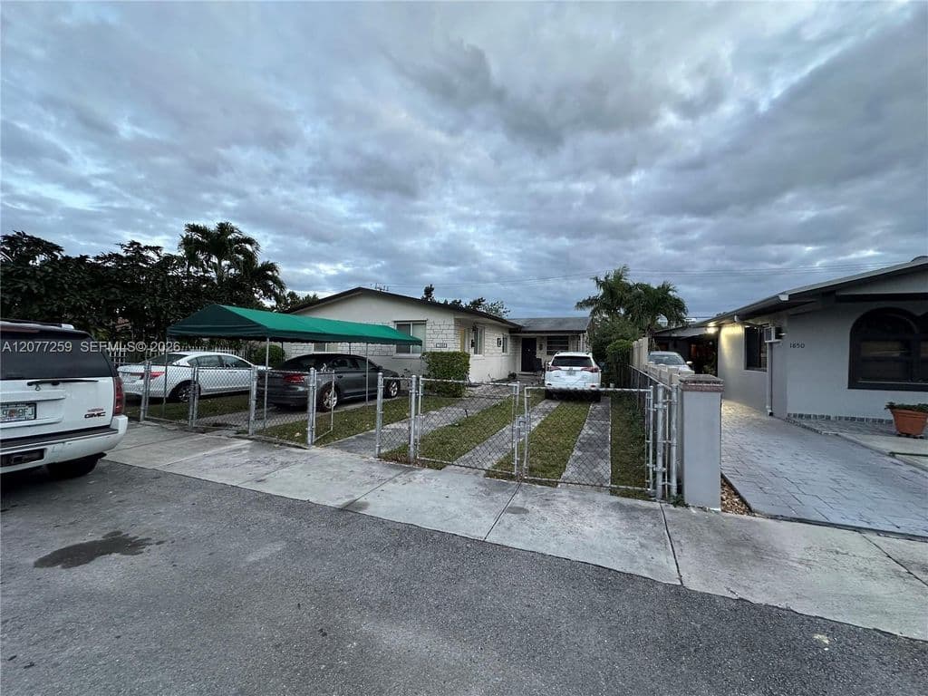 5+1 Mülk — 1838 NW 18th St