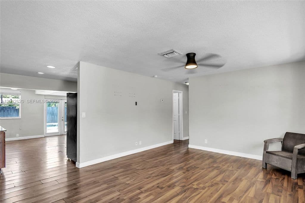 3+1 Müstakil ev — 6133 NW 20th St