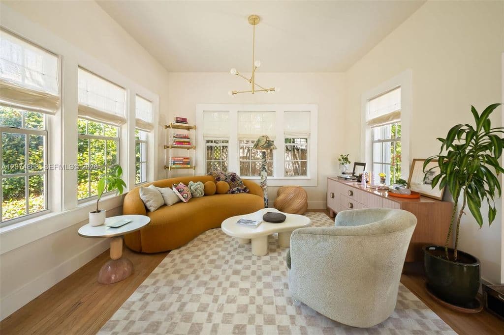 4-bedroom Single-Family Home — 524 W 47th St