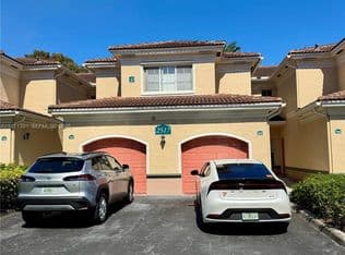 2+1 Townhouse — 2517 Centergate Dr APT 203, Hollywood, 33025
