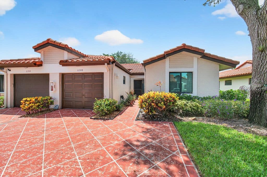 2-bedroom Condo — 6248 Kings Gate Circle