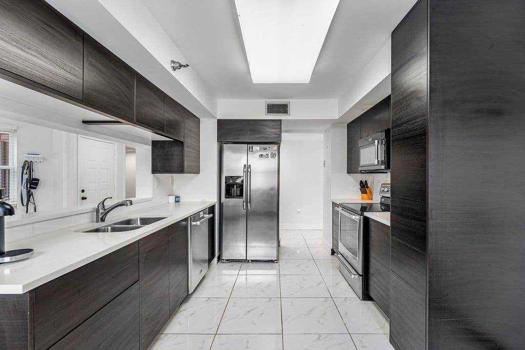 2-bedroom Condo — 6614 Villa Sonrisa Drive #123