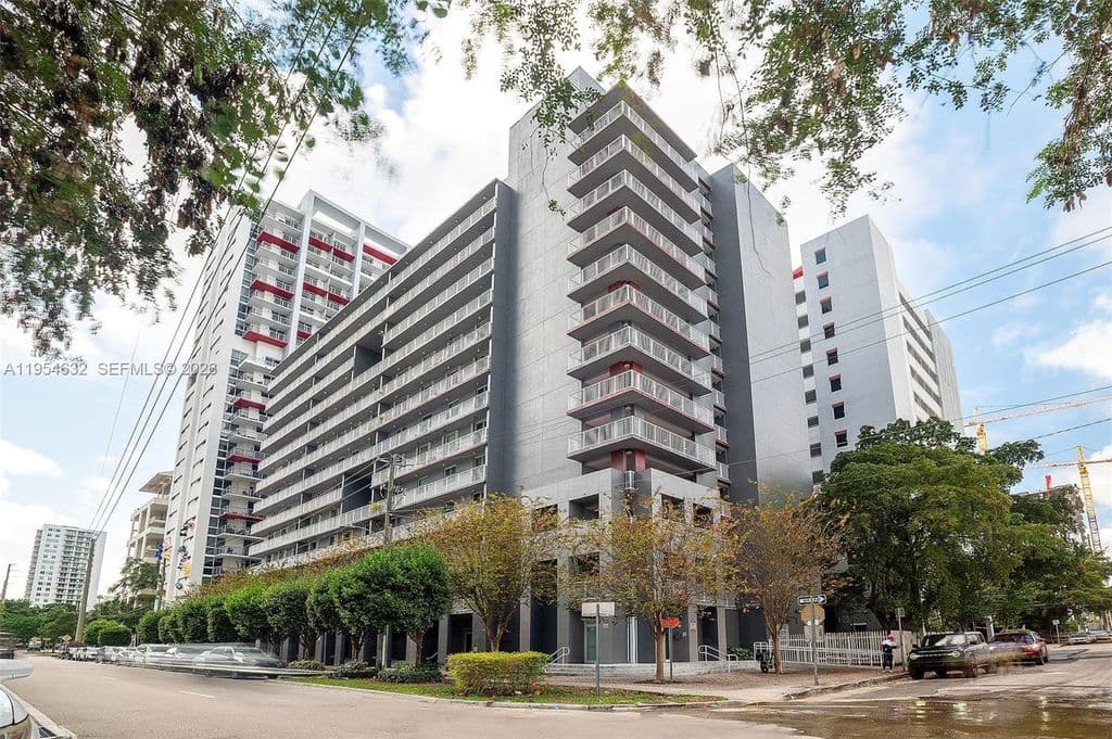2-bedroom Condo — 104 SW 9th St APT 1101