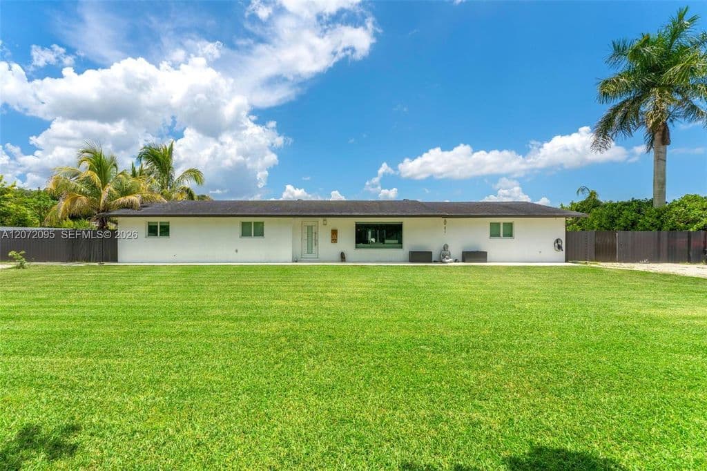 4+1 Müstakil ev — 18725 SW 218th St