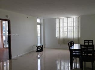 2+1 Condo — 3001 S Ocean Dr APT 527, Hollywood, 33019