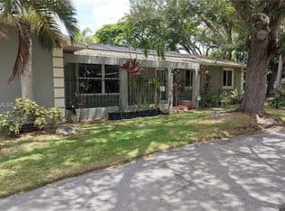 4+1 Müstakil ev — 8331 SW 156th St, Palmetto Bay, 33157